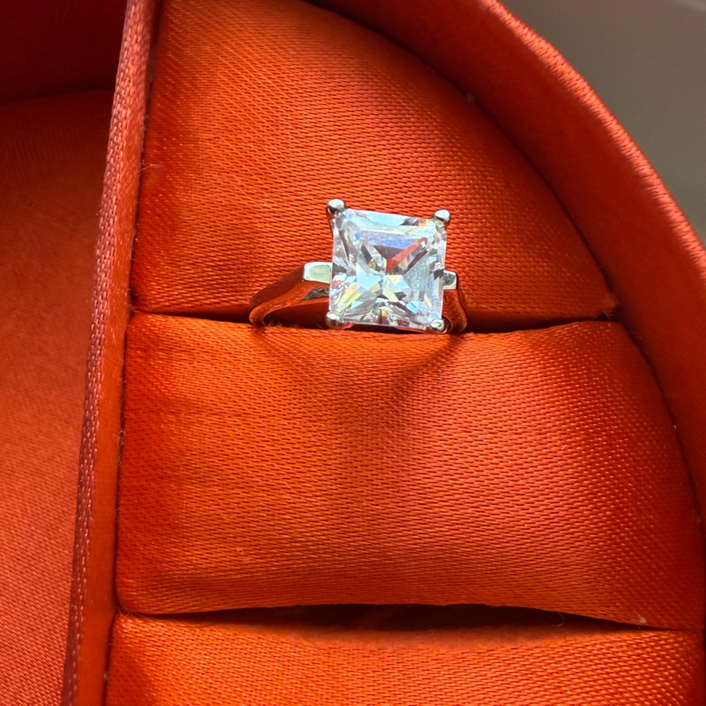 Elegant Silver Ring with Clear CZ stone.